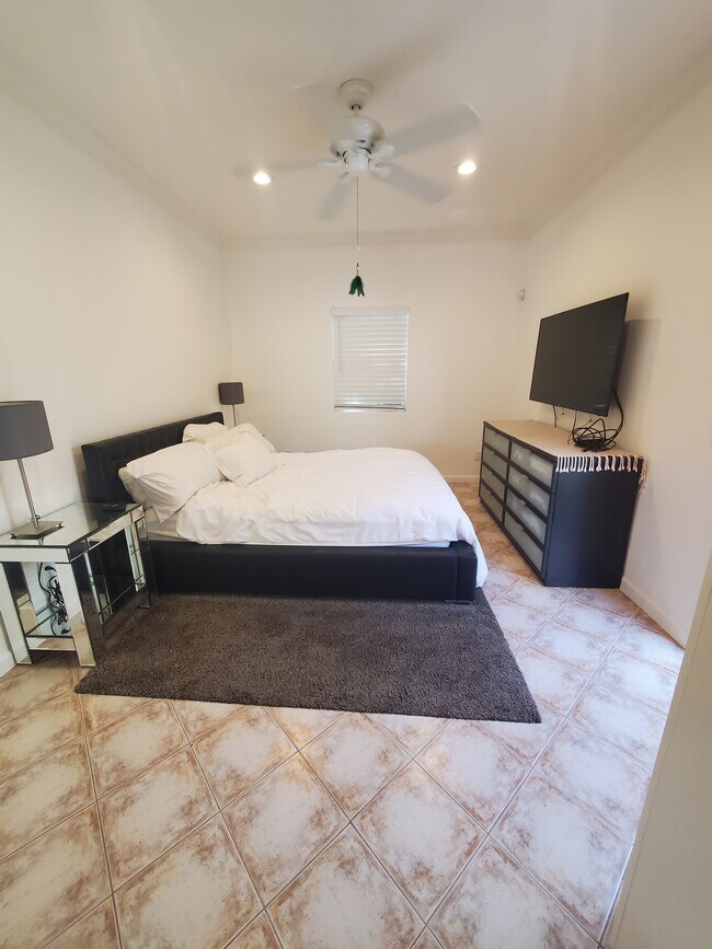 Foto del edificio - 808 N Orange Grove Ave