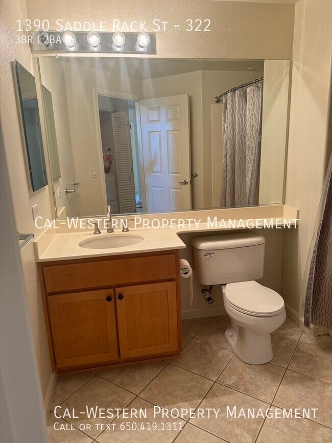 Building Photo - 3 Bedroom/ 2Bath in MidTown Plaza in San Jose
