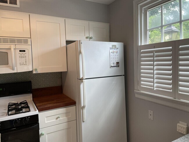 Photo - 403 N Hamilton St House