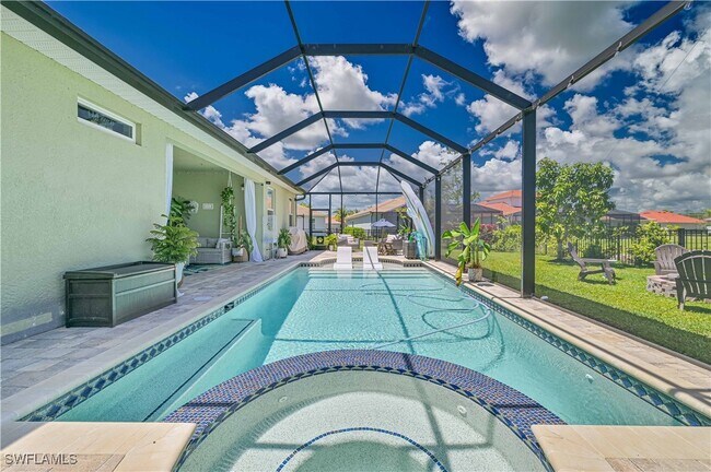 Foto del edificio - 2833 Royal Gardens Ave