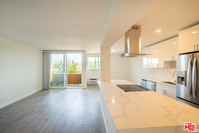 Building Photo - 3461 Waverly Dr