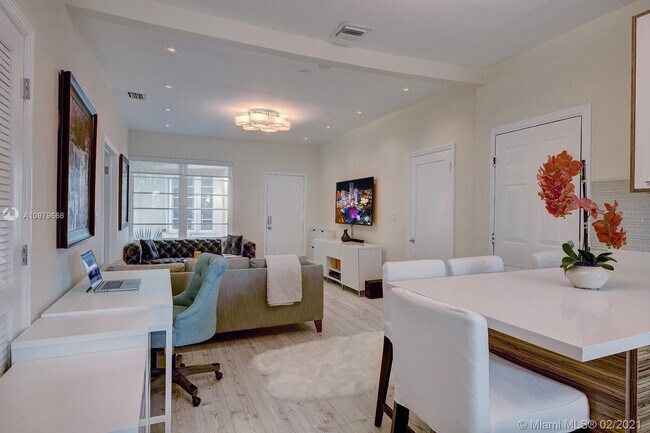 Foto del edificio - 701 14th St
