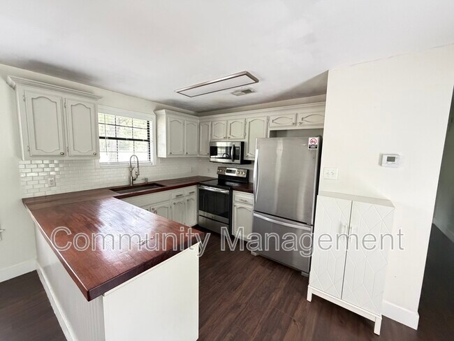 Foto del edificio - 11362 Cloverleaf Dr