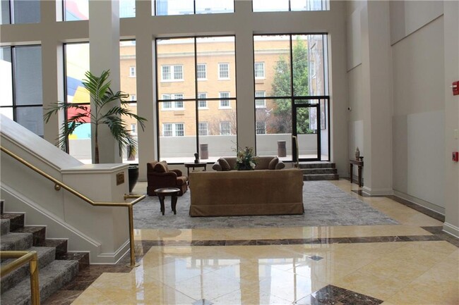Foto del edificio - 1280 W Peachtree St NE