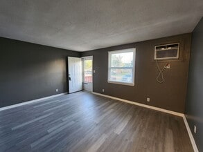 Building Photo - 108 Tandy Dr