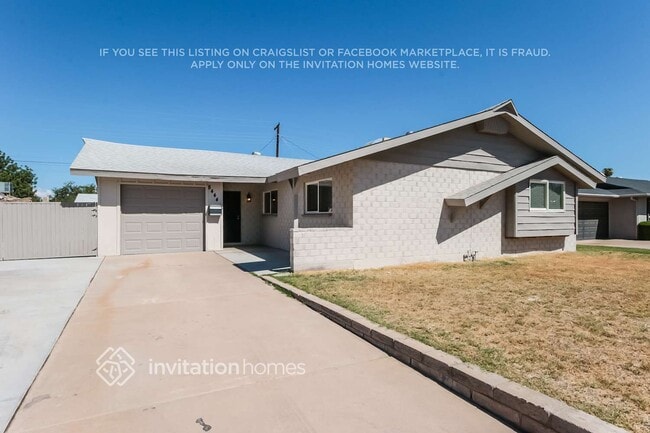 Building Photo - 8444 E Vernon Ave