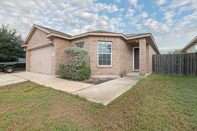 Foto del edificio - Luckey Ranch Single Story 3 bedroom with d...