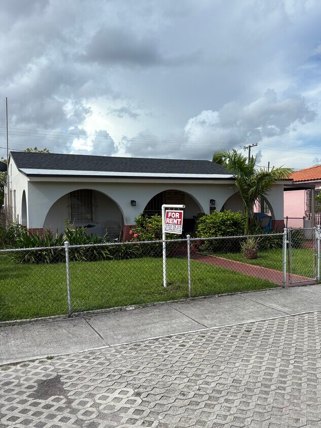Primary Photo - 3670 NW 18th Terrace