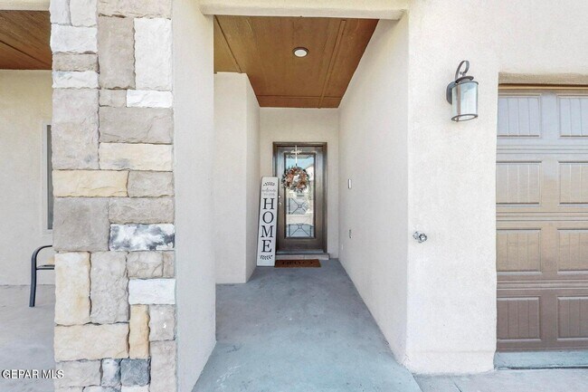 Foto del edificio - 12820 Linstead Ave