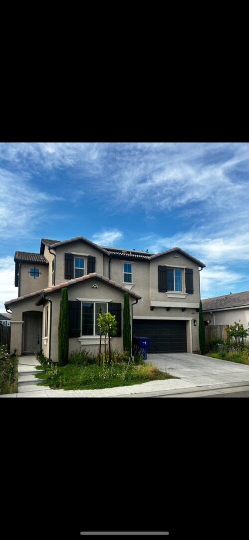 Building Photo - Single Family Home