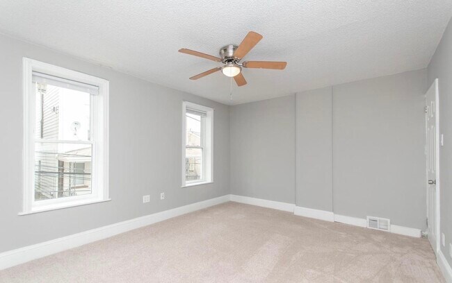 Foto del edificio - 4710 Fowler St