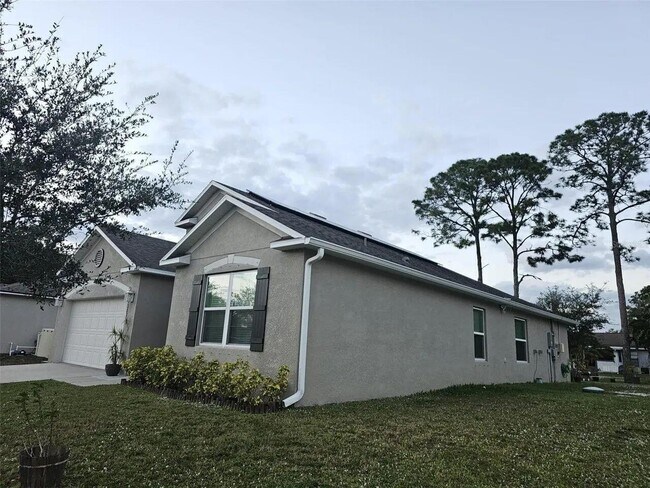 Foto del edificio - 1357 Sequoia Rd NW