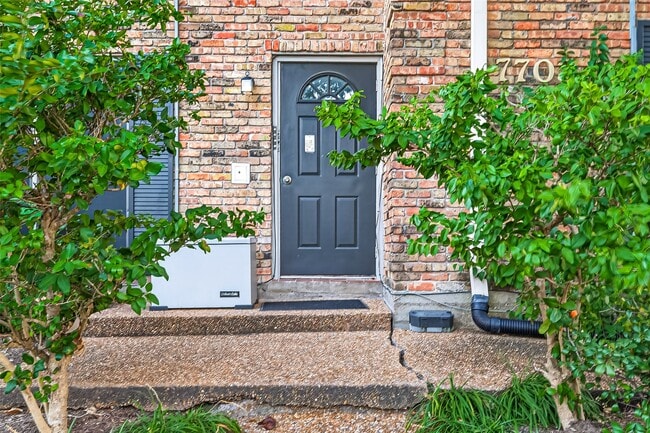 Building Photo - 7703 Moonmist Dr