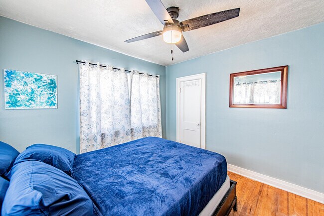 Foto del edificio - 524 12th St NW