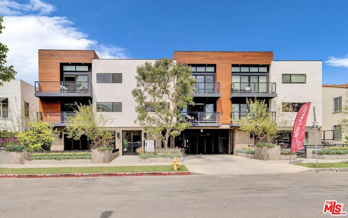 725 N Alfred St Unit 209, Los Angeles, CA 90069 Condo for Rent in Los