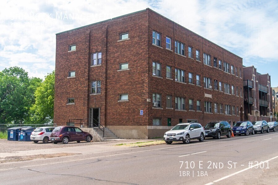 Foto principal - 710 E 2nd St