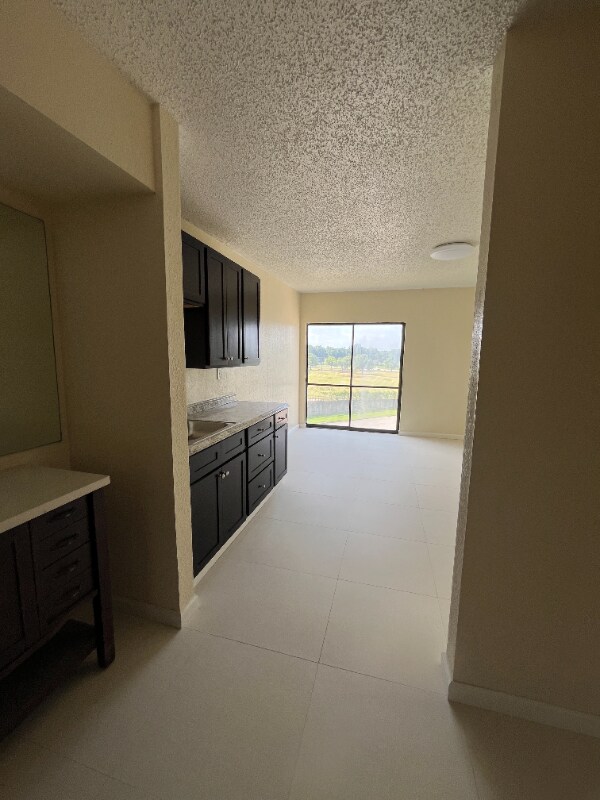 Foto del edificio - 2715 Cherry Rd