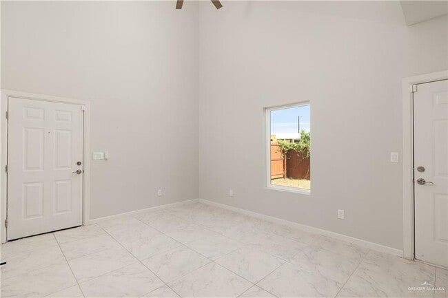 Building Photo - 808 Hidden Hls St
