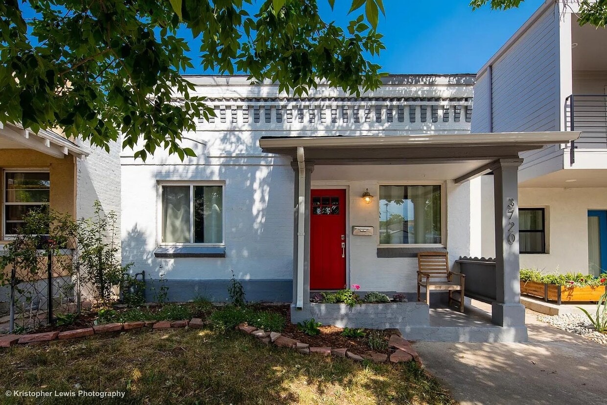 Historic Highlands Gem: Modern Comforts in a Sought-After Neighborhood! - Historic Highlands Gem: Modern Comforts in a Sought-After Neighborhood!