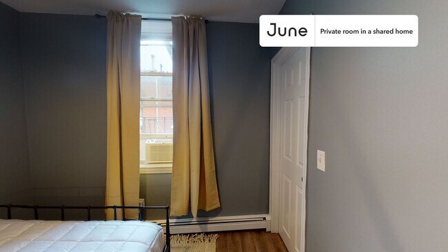 Building Photo - Room in Shared 3 bed/1 bath home in North End