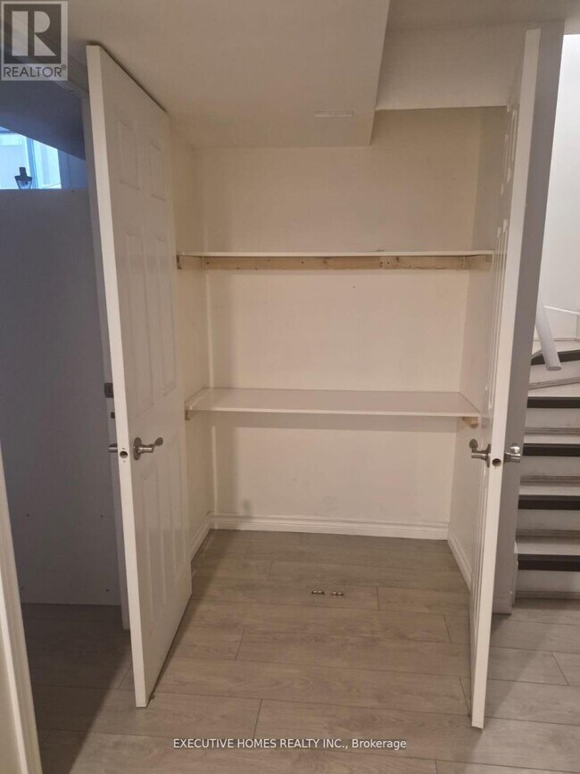 Photo du bâtiment - 1761 McGill Ct