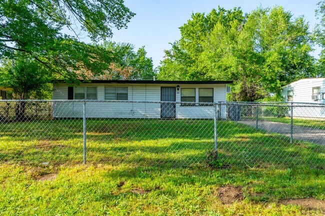Foto del edificio - 3 Bed 1 Bath in Tulsa!