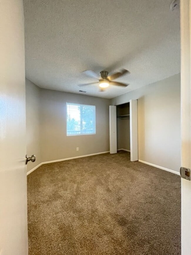 Building Photo - 6855 Delmonico Dr