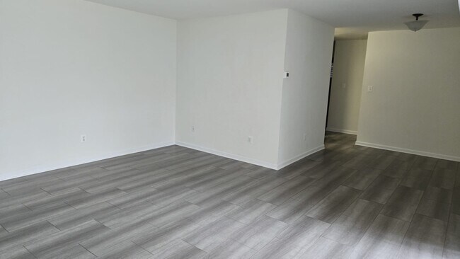 Área abierta - 7505 Riverdale Rd