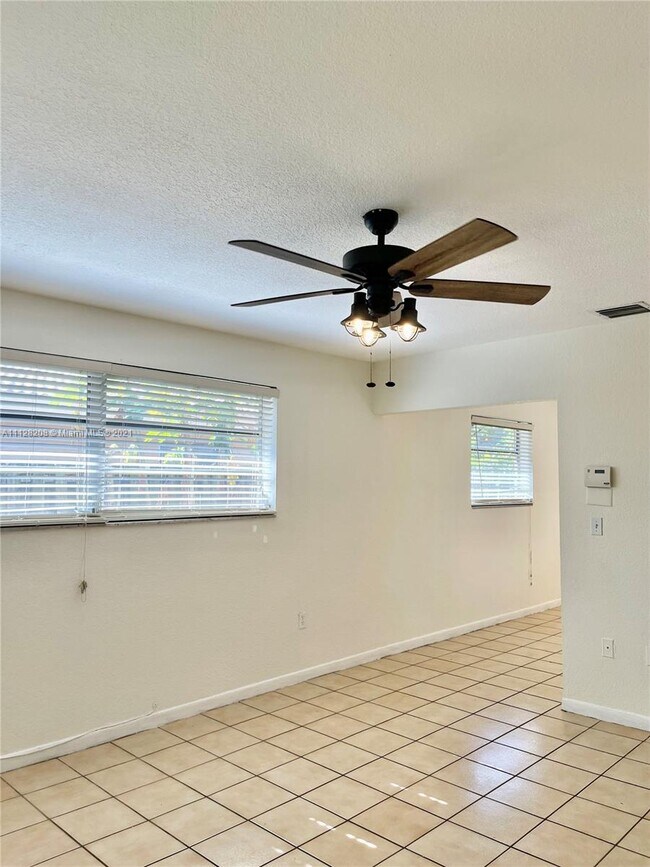Building Photo - 17242 SW 94th Ave