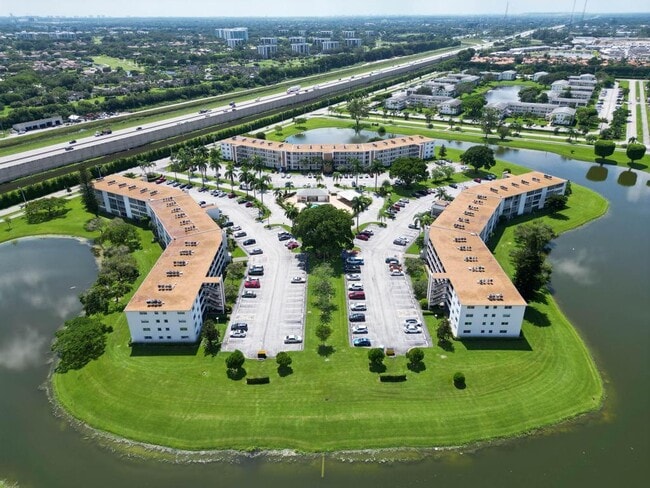 Foto del edificio - 2044 Hythe A