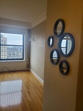 Building Photo - 15 E Kirby St