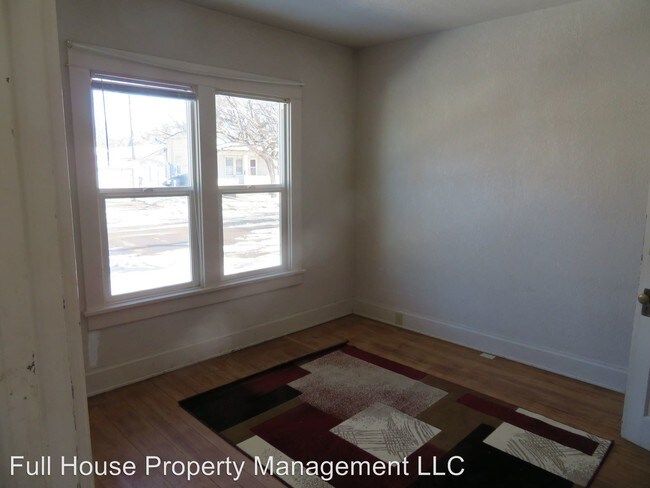 Building Photo - 612-614 13th St N