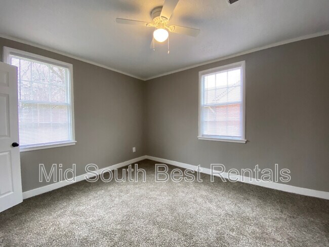 Building Photo - 832 E Gage Ave