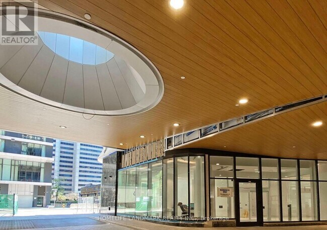 Photo du bâtiment - 230-3230 Simcoe St