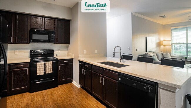 Foto del edificio - 14807 Woodland Hills Dr