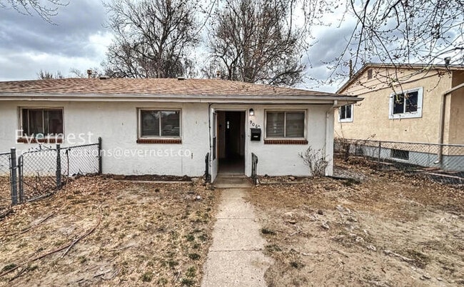 Building Photo - 906 1/2 Carlisle Street