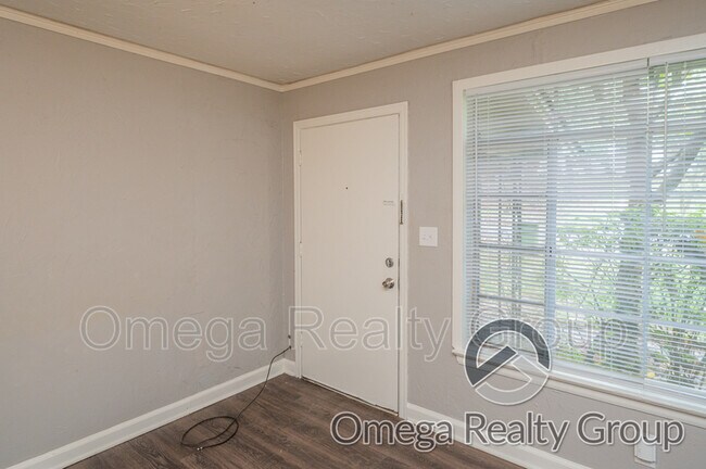 Foto del edificio - 3592 N Wareingwood Dr