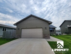 Building Photo - 6521 W Amber St