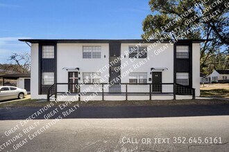 Building Photo - 147 SE 13th Ave