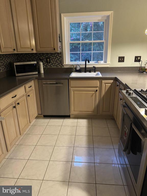 Foto del edificio - 9253 Bailey Ln