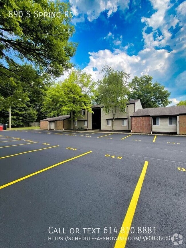 Building Photo - 890 S Spring Rd