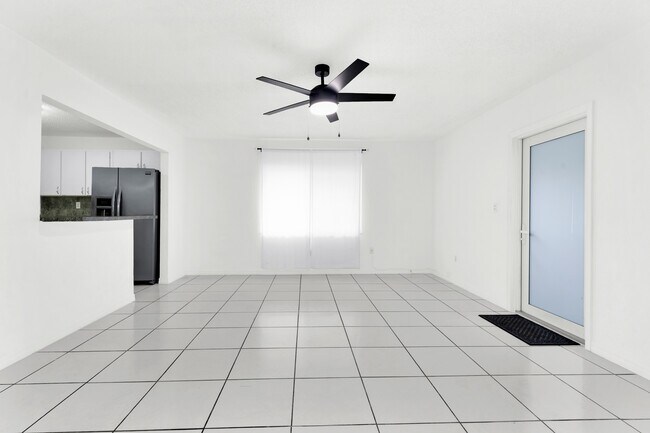 Foto del edificio - 630 SW 62nd Ave