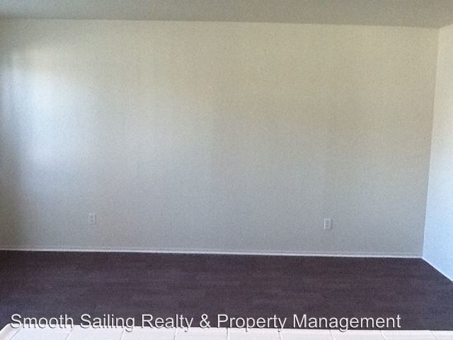 Building Photo - 1710 Kenwood St