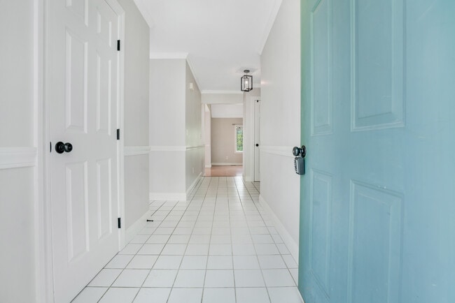 Building Photo - 38 Quarry Ridge Rd