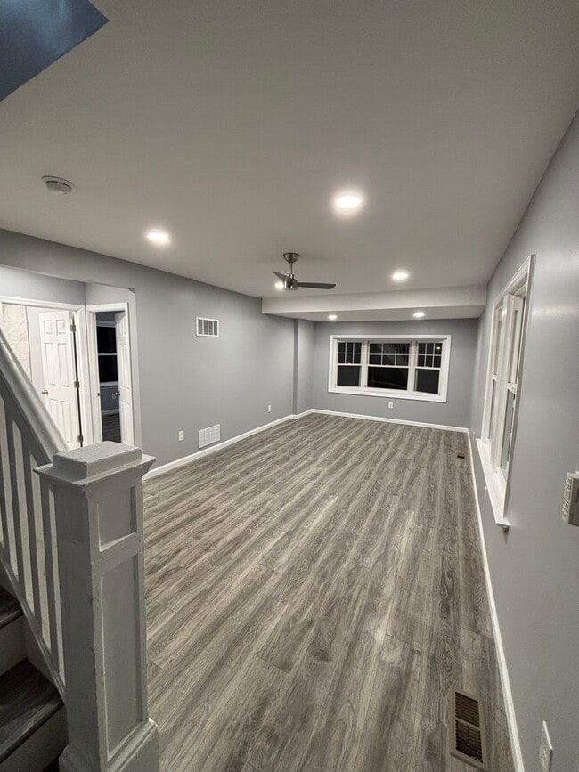 Foto del edificio - 2410 Cedar Ave