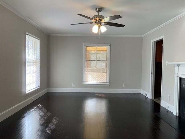 Foto del edificio - 6216 Bainbridge Rd