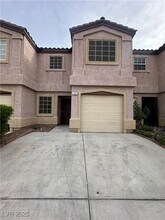 Building Photo - 1956 Vista Malaga St