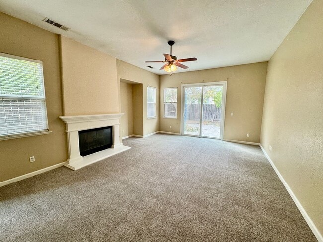 Building Photo - 1657 Sugarpine Ct