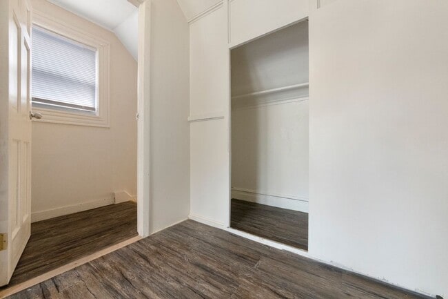 Building Photo - 675 E 31st St