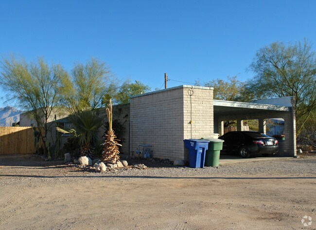 Foto del edificio - 5823-5827 E 29th St